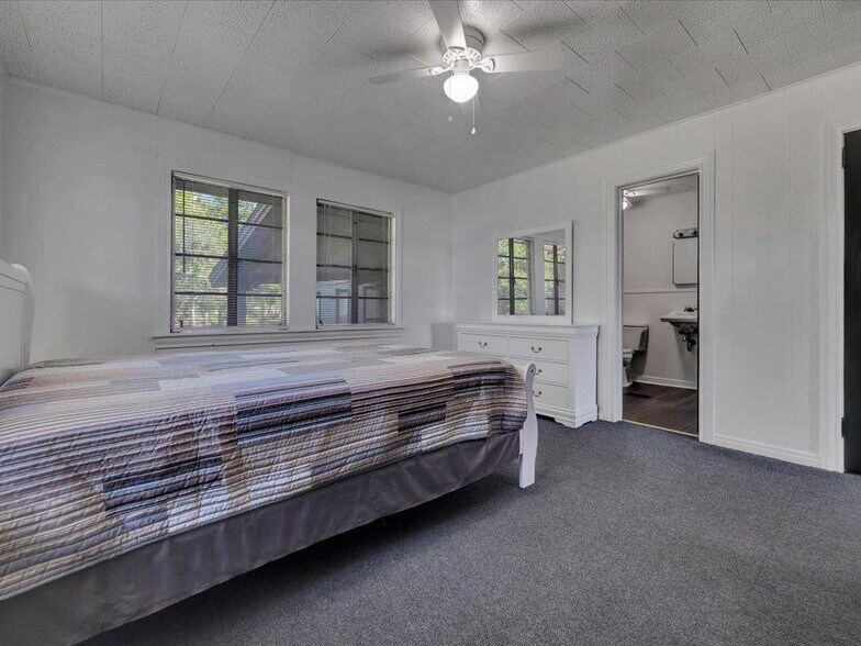 More Photos Of 8166 S US Highway 59, Diboll Religious Facility For Sale
