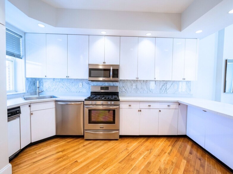 More Photos Of 2554 37th St, Astoria Apartments For Sale