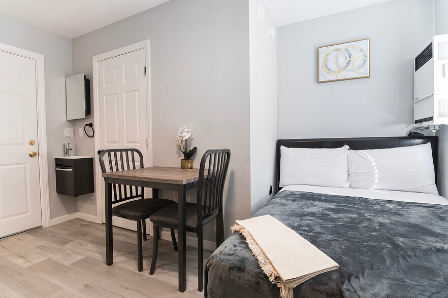 More Photos Of 1864 Cordova St, Los Angeles Apartments For Sale