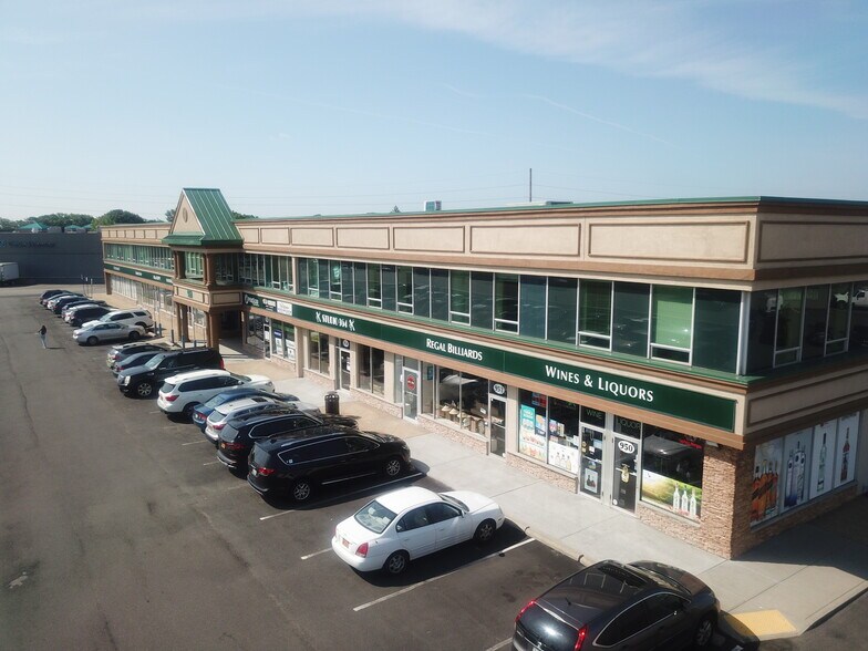 More Photos Of 950-970 S Broadway, Hicksville Office For Lease