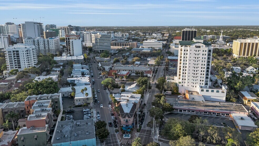 More Photos Of 530-536 S Pineapple Ave, Sarasota Storefront Retail Residential For Sale