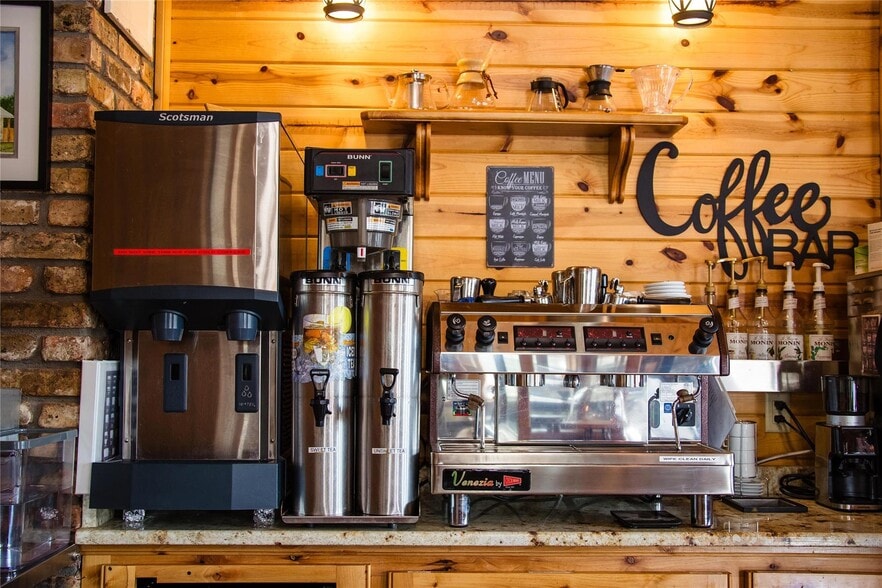 More Photos Of 301 E Brown St, San Saba Freestanding For Sale