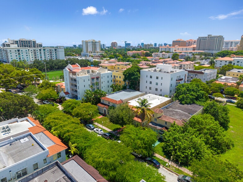 More Photos Of 114 Menores Ave, Coral Gables Apartments For Sale
