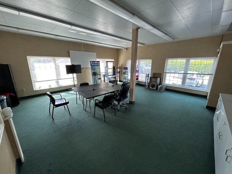 Primary Photo Of 15501 Munn Rd, Cleveland Office For Lease