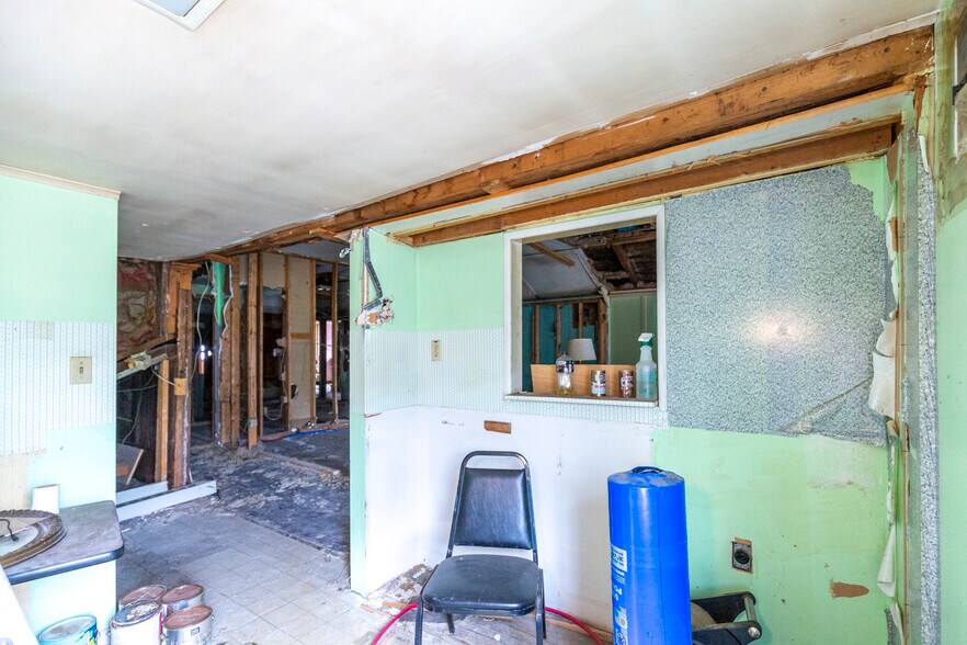 More Photos Of 23 E Main St, Hancock Restaurant For Sale