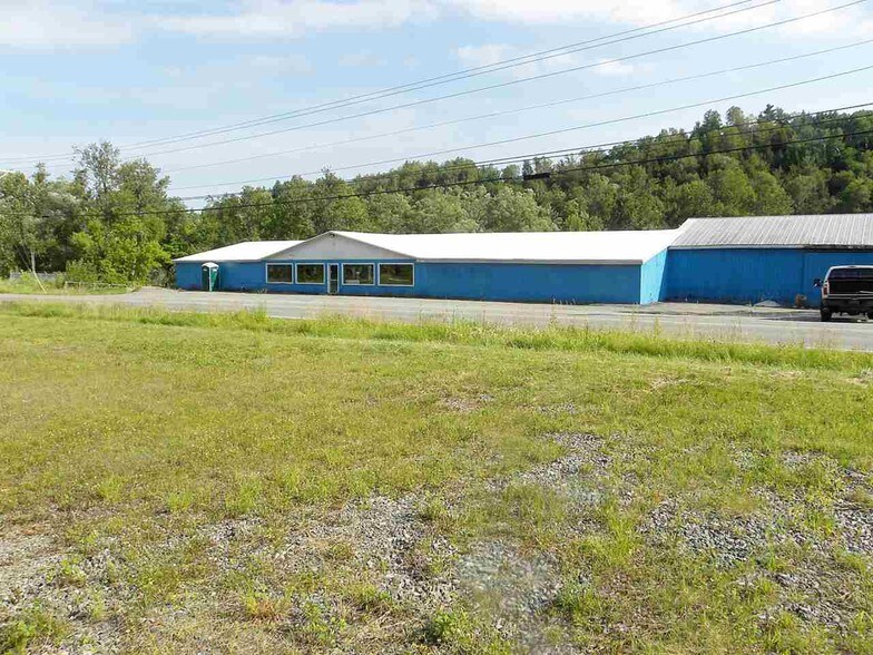 More Photos Of 303 Willoughby Ave, Orleans Freestanding For Sale