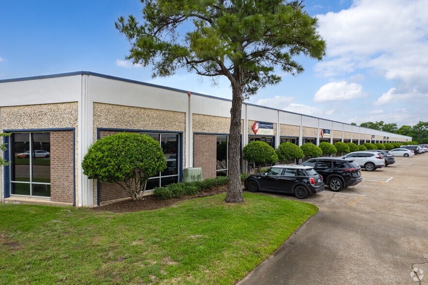 More Photos Of 2501 Central Pky, Houston Unknown For Lease