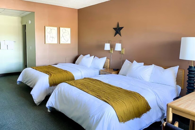 More Photos Of 600 22nd St, Benson Hotel For Sale