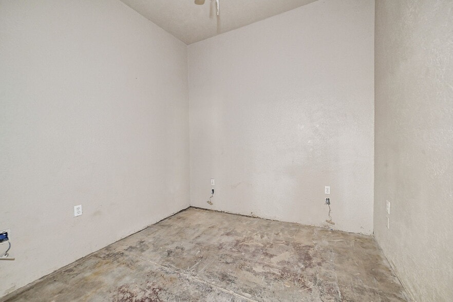 More Photos Of 411 S Kaufman St, Newton Lodge Meeting Hall For Sale