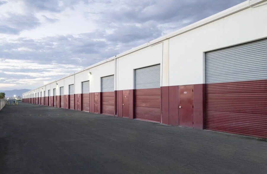 More Photos Of 4710 W Dewey Dr, Las Vegas Unknown For Lease