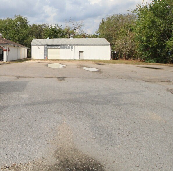 Primary Photo Of 10615 Market St, Houston Warehouse For Sale