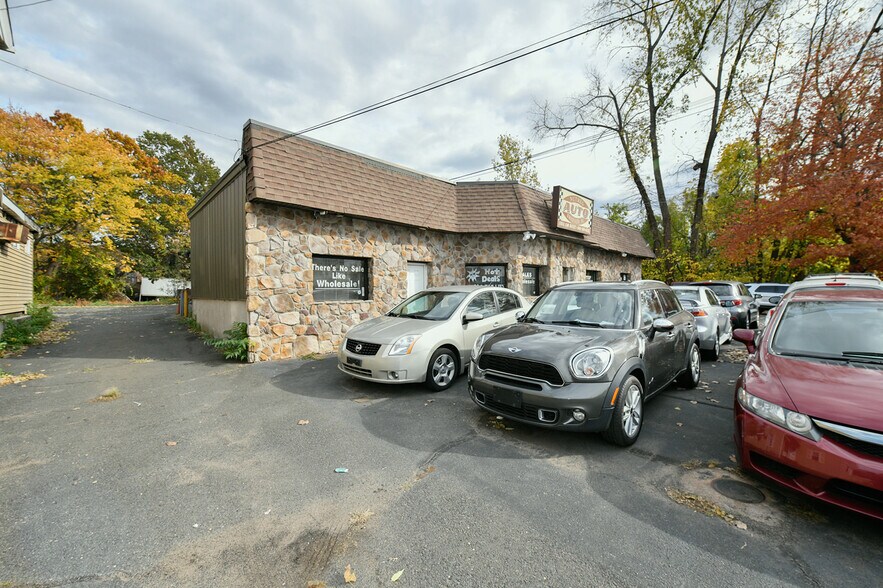 More Photos Of 438-440 Main St, East Hartford Auto Repair For Sale