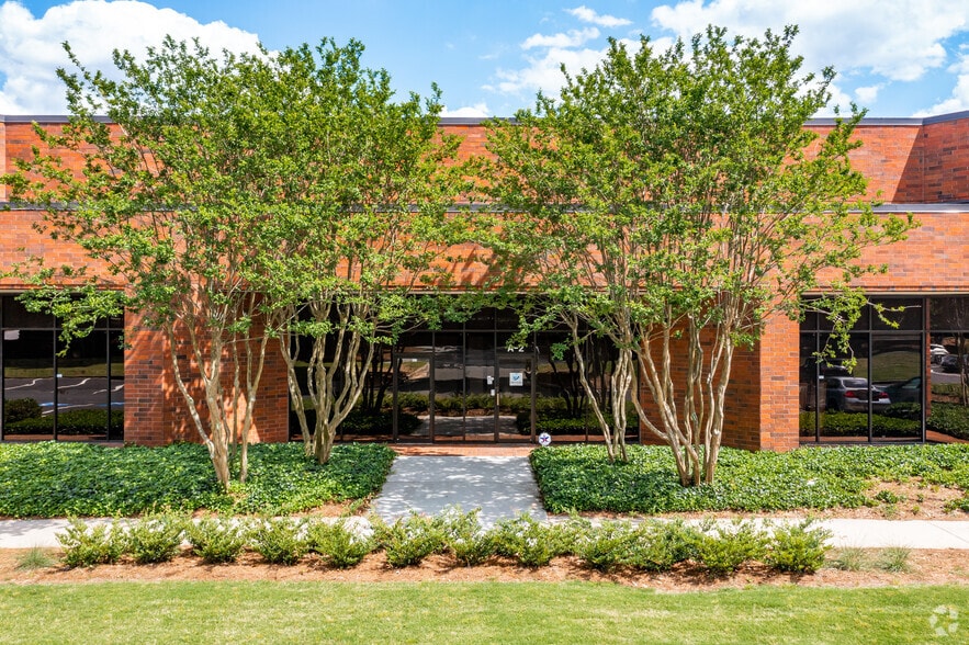 More Photos Of 2725 Northwoods Pky, Peachtree Corners Warehouse For Lease