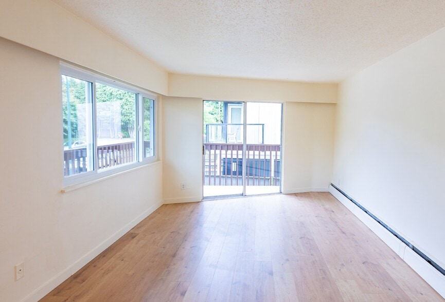 More Photos Of 2178 Triumph St, Vancouver Apartments For Sale