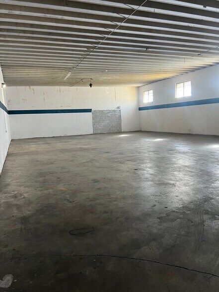 More Photos Of 7250 NW 41st St, Miami Warehouse For Sale