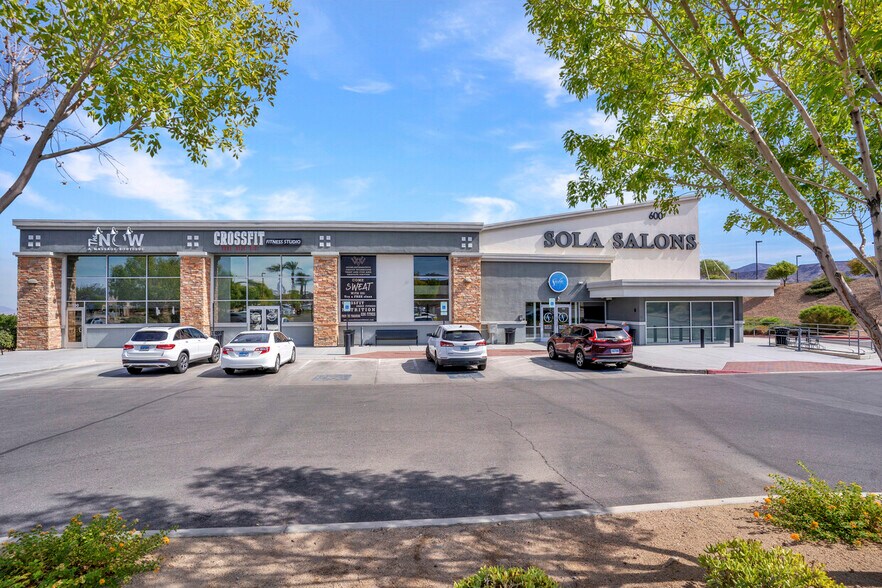 More Photos Of 600 S Green Valley Pky, Henderson Restaurant For Lease