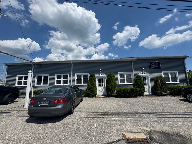 More Photos Of 41 Degnon Blvd, Bay Shore Manufacturing For Sale