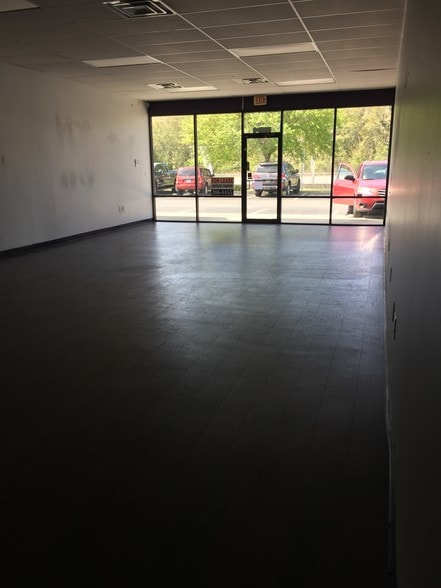 More Photos Of 5023 Crawfordville Rd, Tallahassee General Retail For Lease