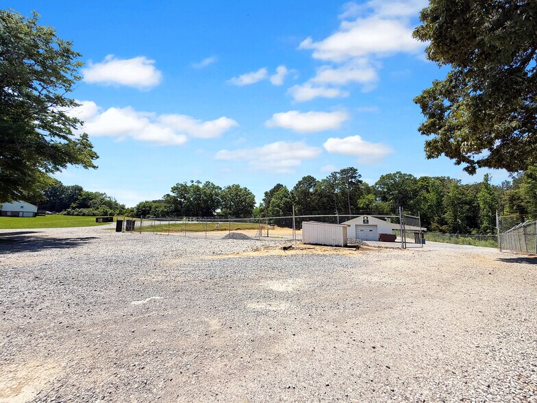 More Photos Of 1155 Union Chapel Rd E, Northport Land For Lease