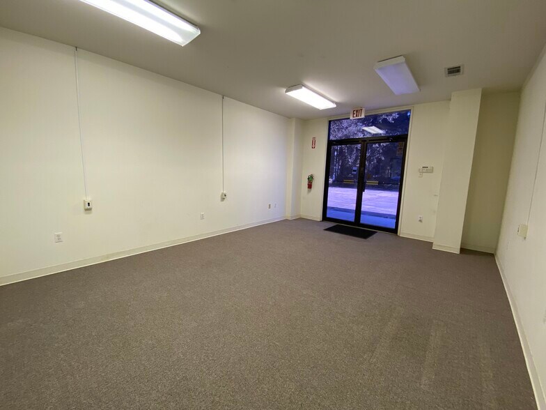 More Photos Of 241 Highway 1085, Madisonville Warehouse For Lease