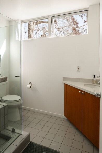 More Photos Of 608 Westminster Ave, Venice Apartments For Sale