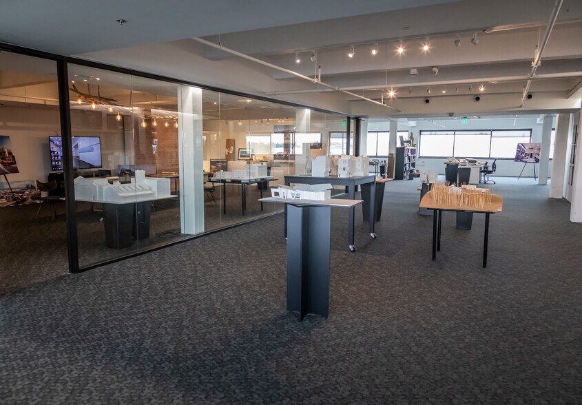 More Photos Of 800 Sampson St, Houston Loft Creative Space For Lease