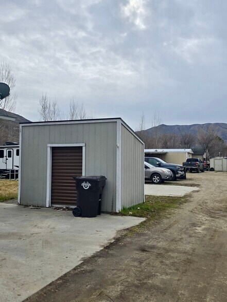 More Photos Of 111 Adams St, Horseshoe Bend Multifamily For Sale