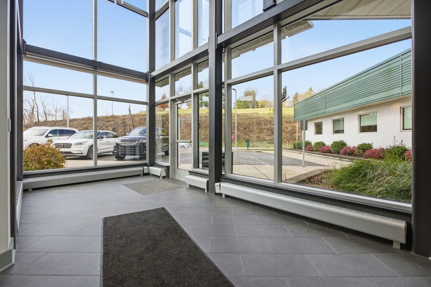 More Photos Of 3009 Washington Rd, McMurray Office For Sale