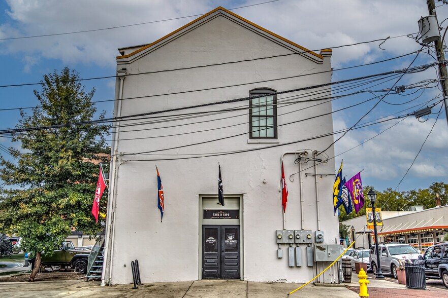 More Photos Of 215 10th St, Augusta General Retail For Sale