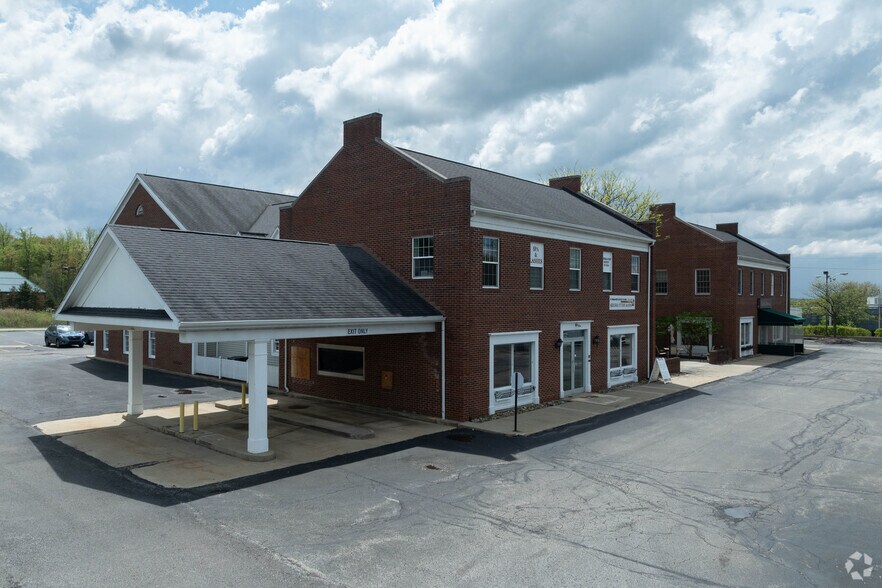 More Photos Of 215 W Garfield Rd, Aurora Storefront Retail Office For Lease