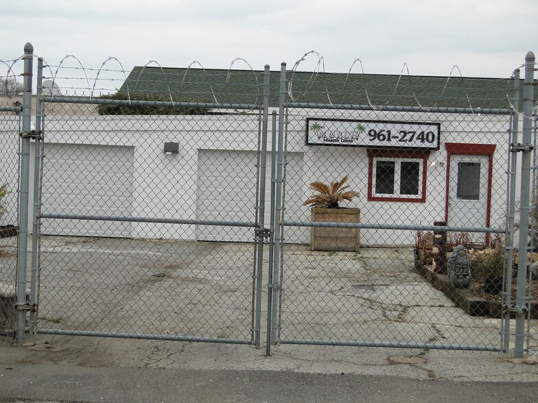 More Photos Of 900 E Little Creek Rd, Norfolk Garden Center For Lease