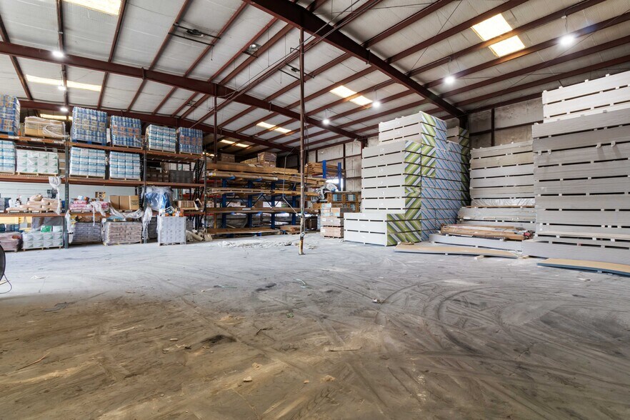 More Photos Of 1707 Graham Rd, College Station Warehouse For Lease