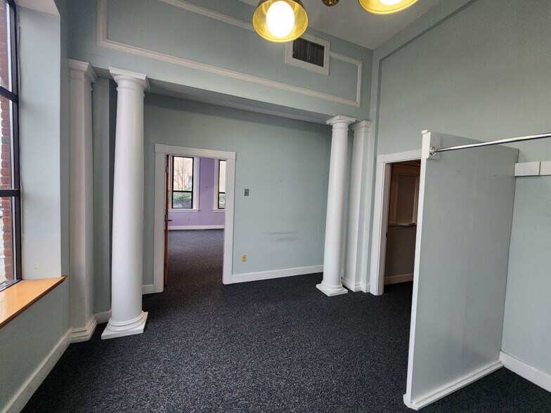More Photos Of 253-255 Main St, Webster Loft Creative Space For Lease