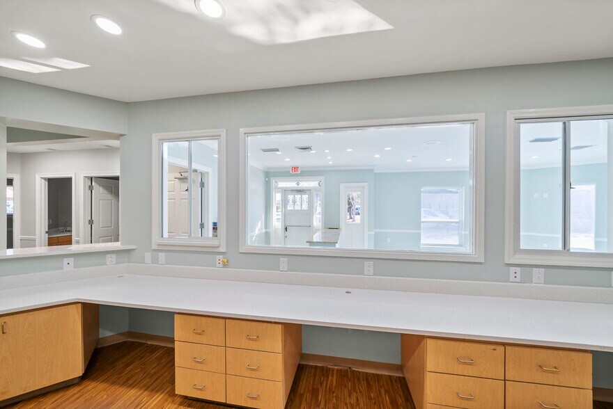 More Photos Of 2567 Huntcliff Ln, Panama City Medical For Lease