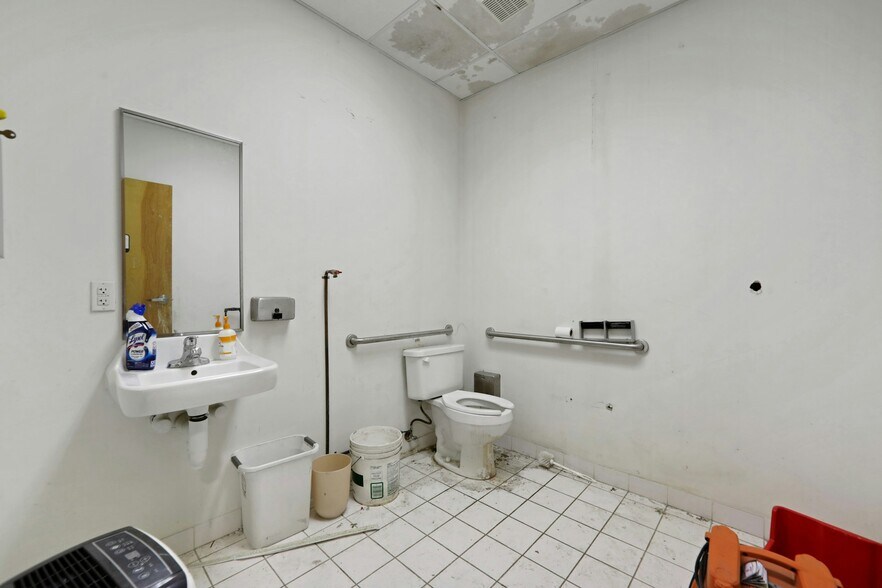 More Photos Of 160 Gregg St, Lodi Warehouse For Lease