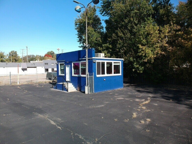 More Photos Of 614 E Cesar E Chavez Ave, Pontiac Auto Dealership For Sale
