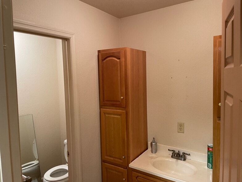 More Photos Of 132 Industrial Park Rd, Sweetwater Service For Lease