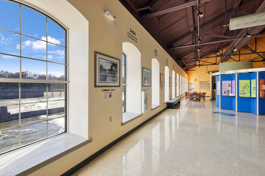 More Photos Of 425 W Water St, Appleton Office For Lease