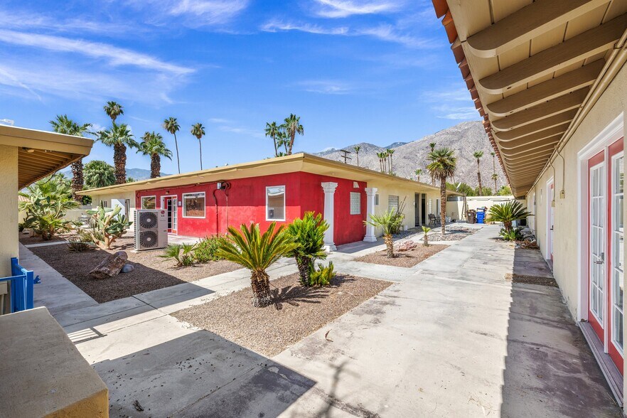 More Photos Of 526 S Warm Sands Dr, Palm Springs Hotel For Sale