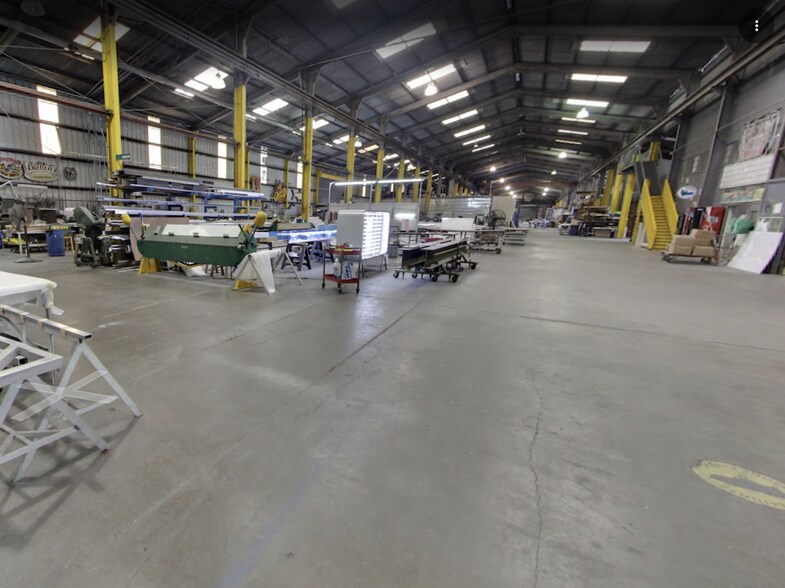 More Photos Of 7938 Wright Rd, Houston Warehouse For Sale