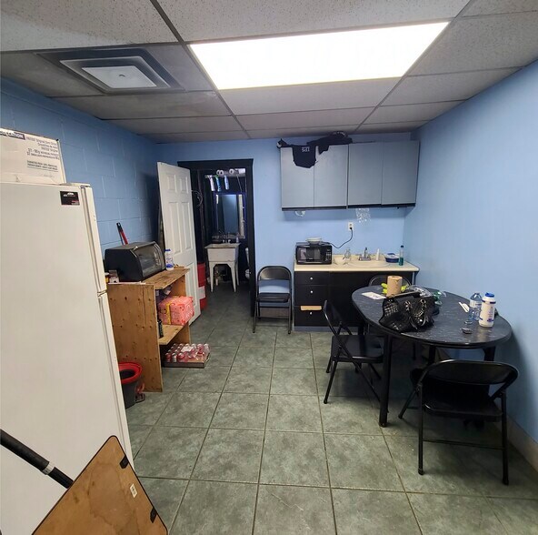 More Photos Of 1125 Crawford Av, Windsor Industrial For Sale