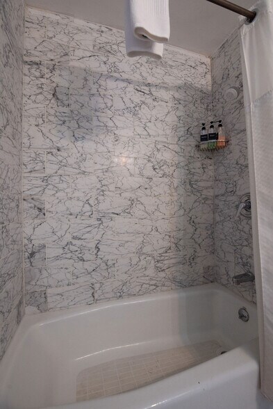 More Photos Of 18239 Main St, Jamestown Hotel For Sale