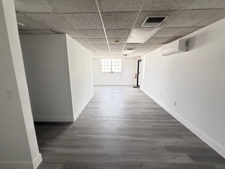 More Photos Of 14060 NW 19th Ave, Miami Manufacturing For Sale