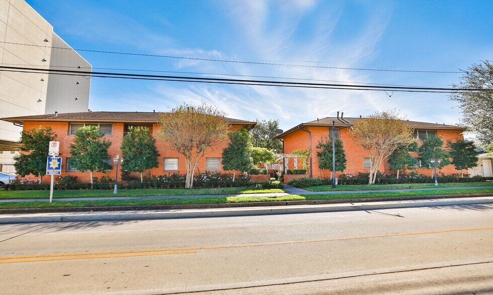 More Photos Of 714-724 E 11th St, Houston Apartments For Sale