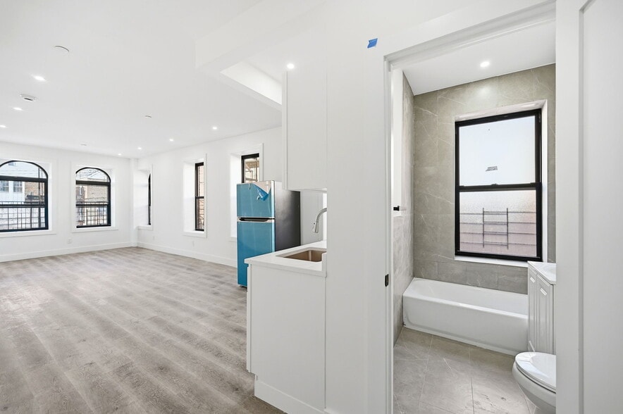 More Photos Of 2152 Muliner Ave, Bronx Apartments For Sale