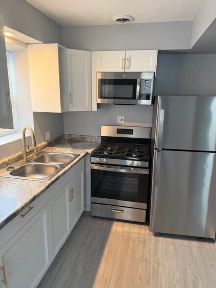 Primary Photo Of 1056 5th Ave SE, Cedar Rapids Office Residential For Sale