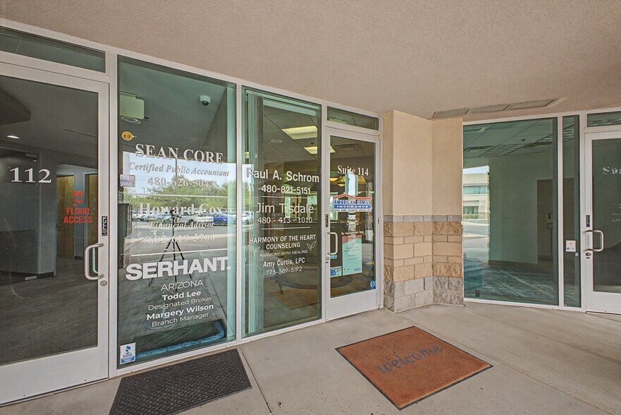 More Photos Of 565 W Chandler Blvd, Chandler Office For Lease