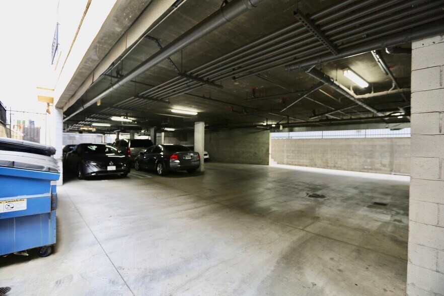 More Photos Of 14317 Friar St, Van Nuys Apartments For Sale