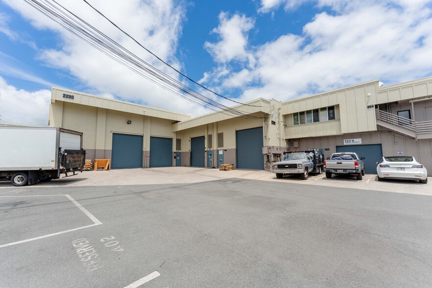 More Photos Of 2290 Alahao Pl, Honolulu Unknown For Lease