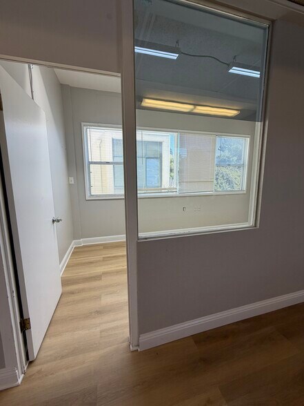 More Photos Of 435 Valley View Rd, El Sobrante Office For Lease